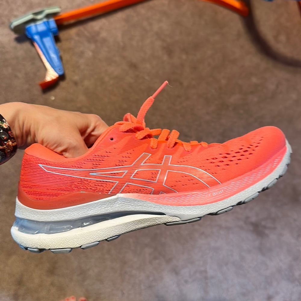 ASICS gel kayano 28 orange coral 8.5 wide